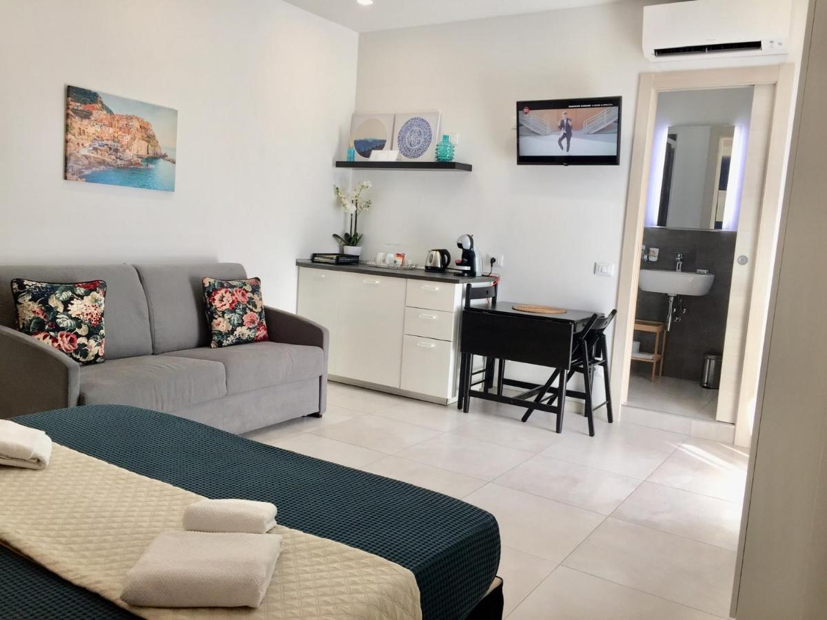 Sunset Rooms La Spezia Bagian luar foto