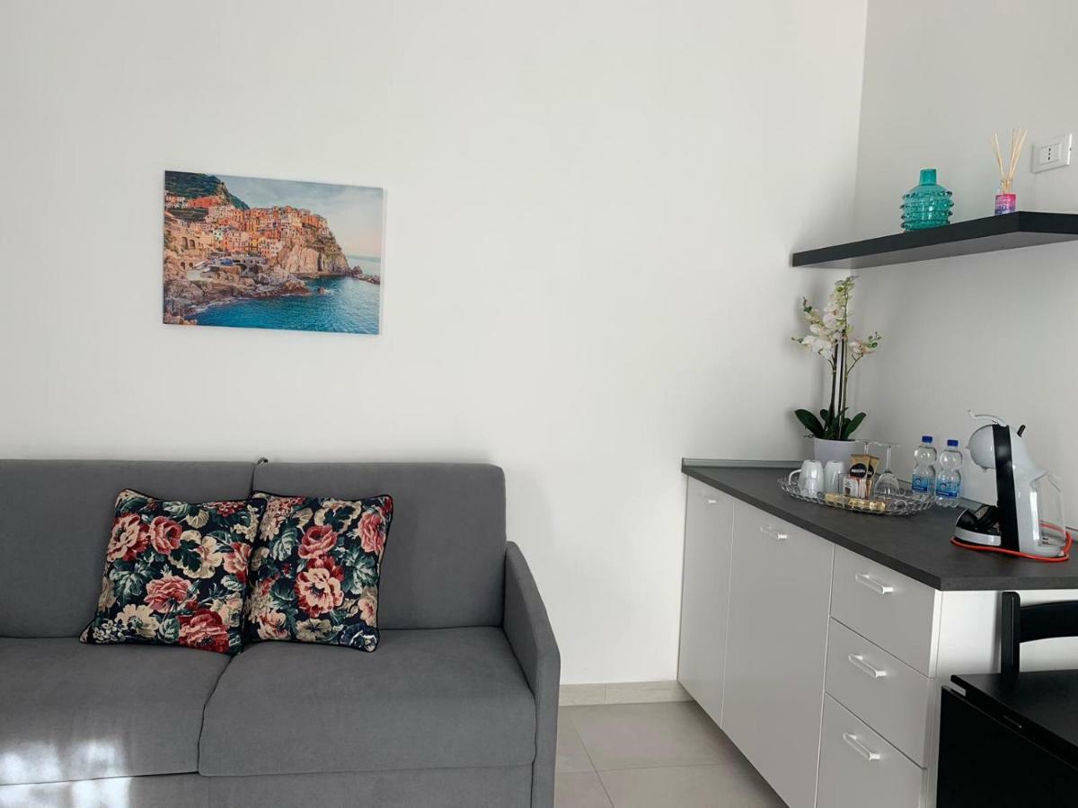 Sunset Rooms La Spezia Bagian luar foto